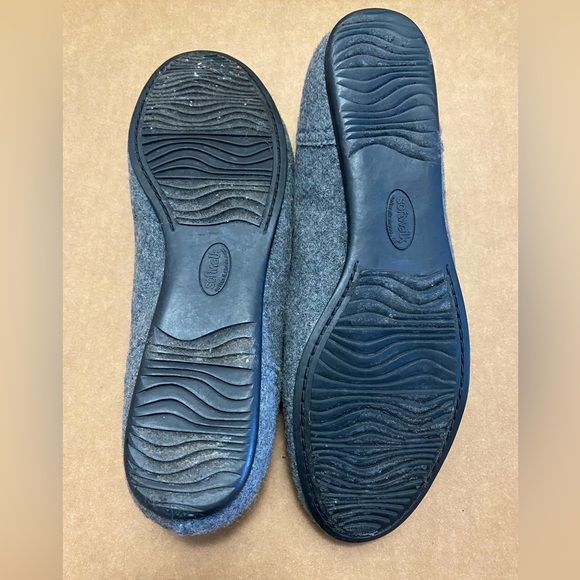 SoftWalk Shiraz Ballet Flats. US 9.5 - Picture 6 of 8